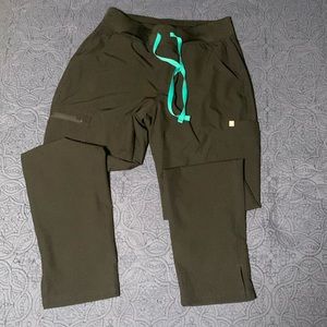 Fig’s skinny FreeX scrub pants